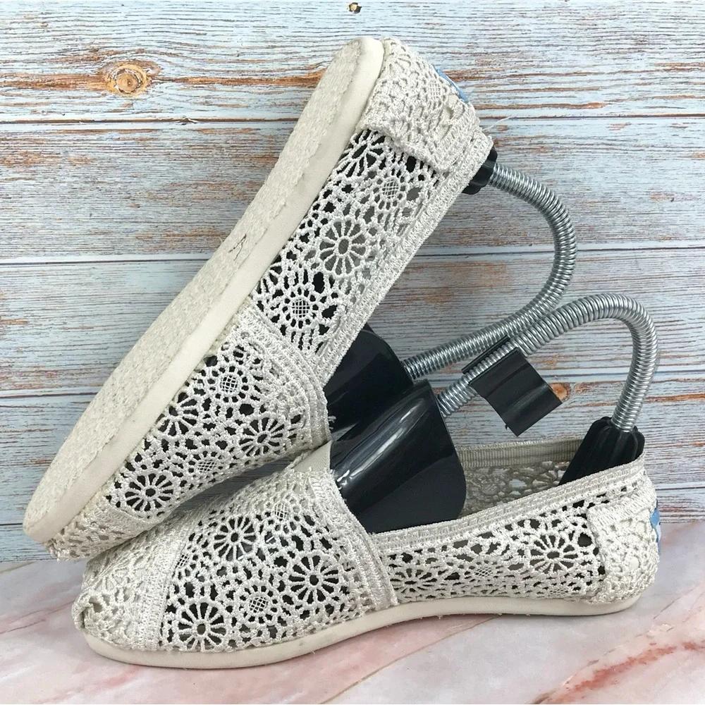 Toms lace flats